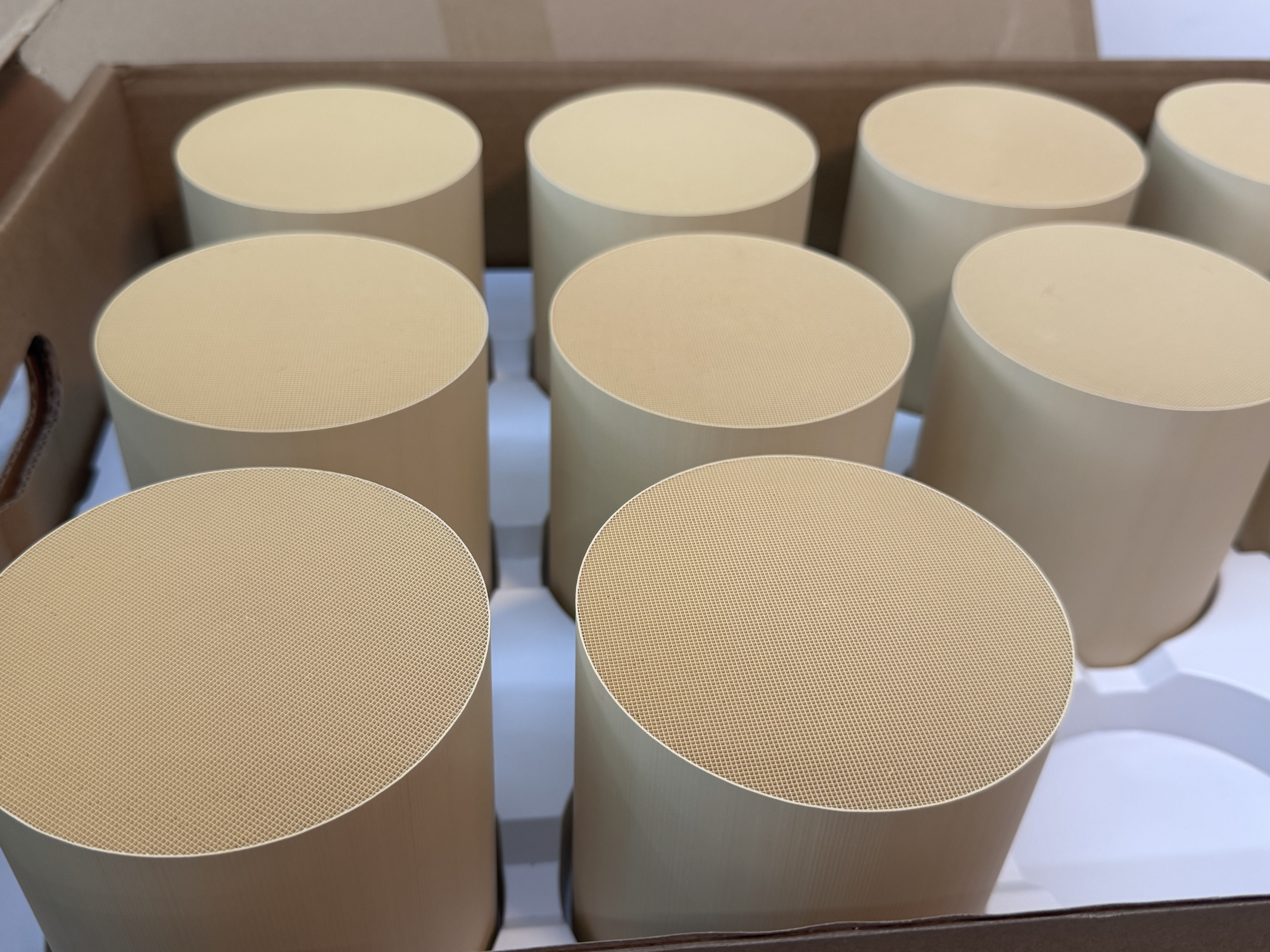 সর্বশেষ কোম্পানি ব্লগ সম্পর্কে মোটরসাইকেল নিষ্কাশন পরিশোধন: বিভিন্ন ইঞ্জিন ডিসপ্লেসমেন্টের জন্য ডিজাইন করা কমপ্যাক্ট TWC অনুঘটকের স্থায়িত্ব বিশ্লেষণ