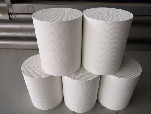 কেনা 200cpsi অটোমোবাইল অনুঘটক এক্সটাস্ট কন্ট্রোল ডিপিএফ অন পেট্রল গাড়ি যাত্রী অনলাইনে উৎপাদন