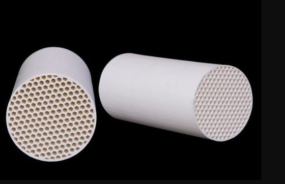 কেনা 600 সিপিসি সিরামিক এক্সহস্ট অনুঘটক গাড়ি মোটর গাড়ি নির্বাহের গ্যাস পরিশোধন অনুঘটক অনলাইনে উৎপাদন